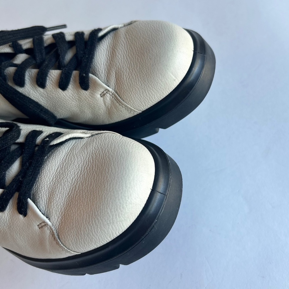 Ecco Ivory Leather Black Rubber Outsole Sneakers size 7.5 - Picture 11 of 13
